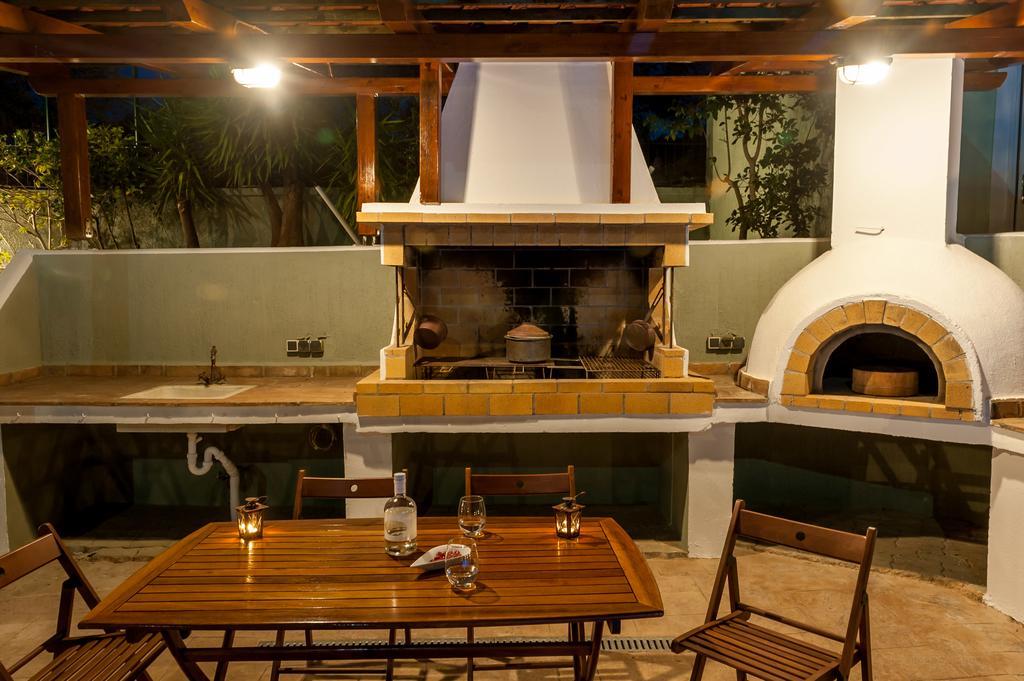 Villa Bee's Knees Retreat Pesádha Exterior foto